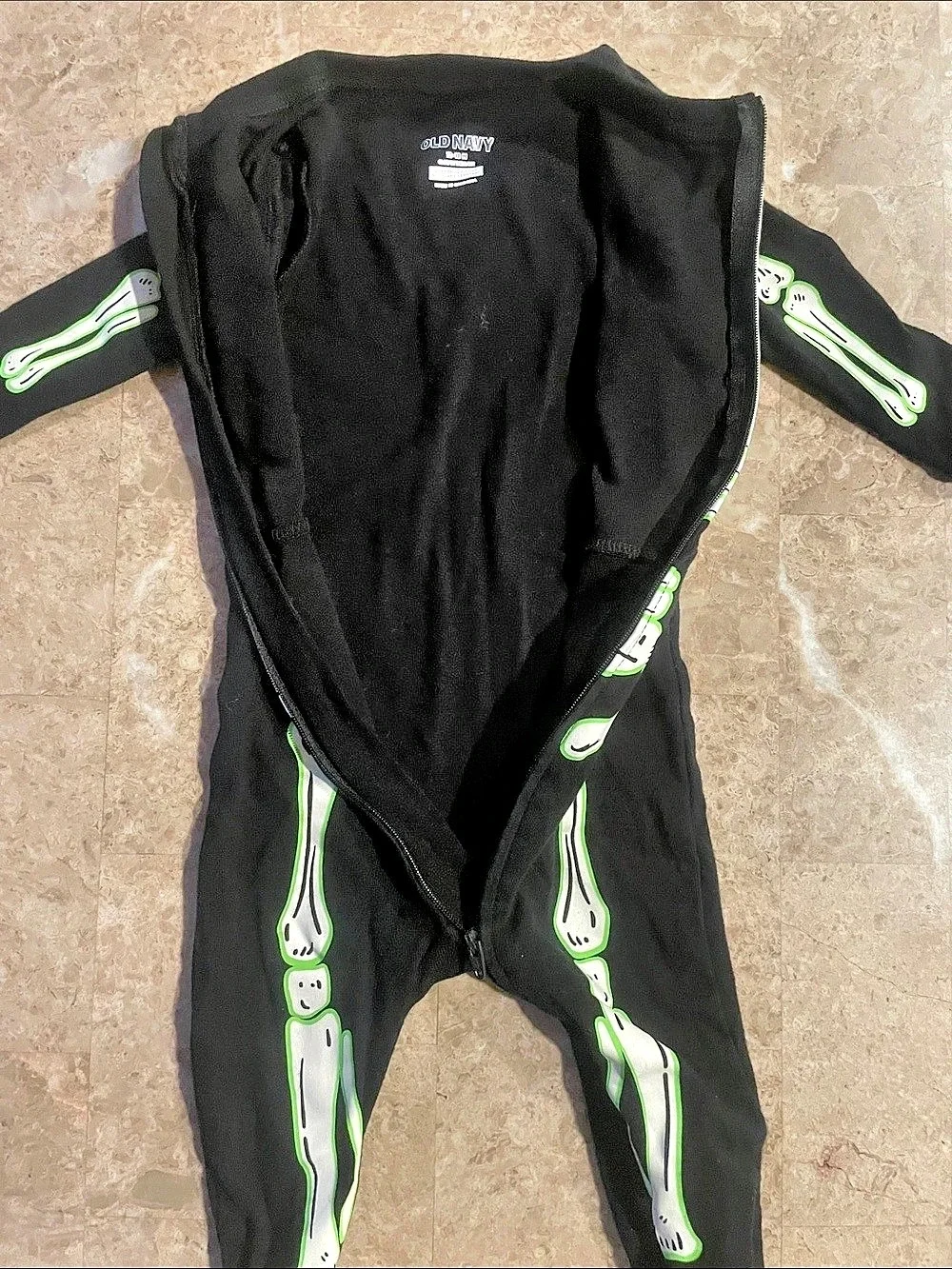 Halloween Old Navy Glow-in-the-Dark Skeleton Footie Baby 12-18M